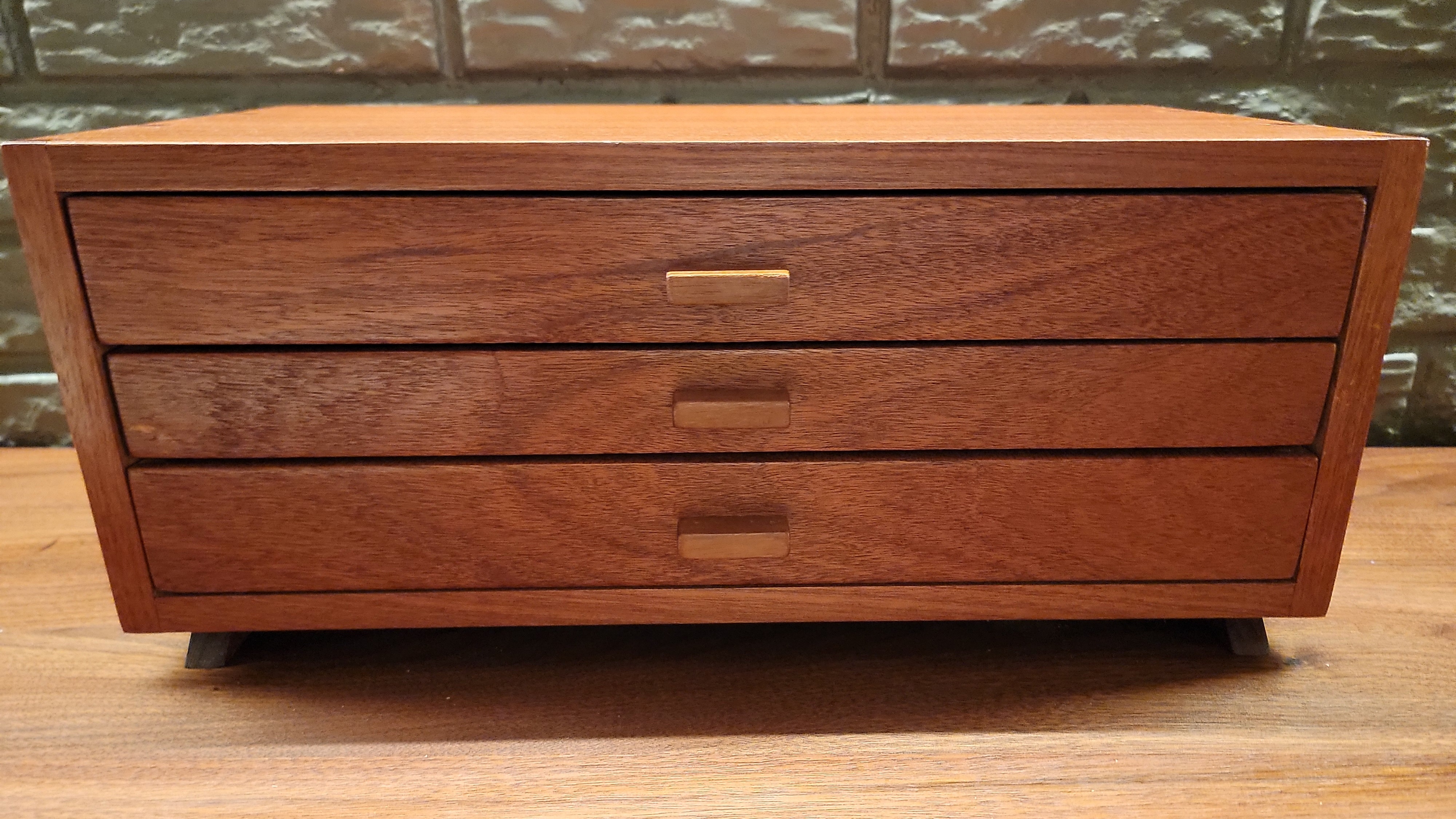 Three drawer jewelry box in mahogany